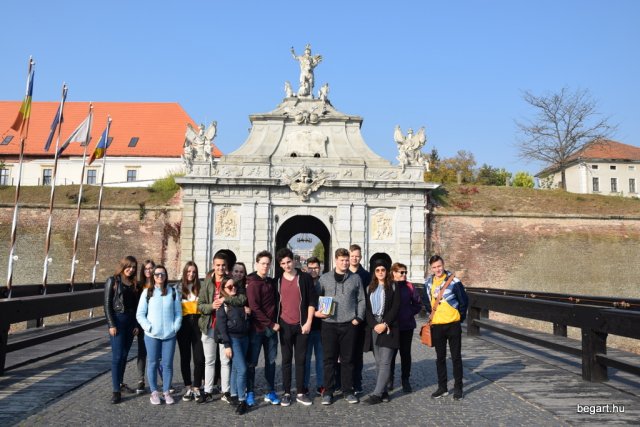 Déván jártunk